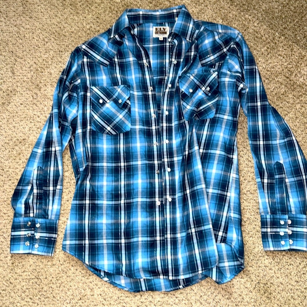 Men’s Medium Ely Cattleman blue plaid with grey and silver button down shirt